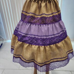 Saya de saco y guinga morada