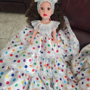 Muñeca 18¨ vestida puntos colores