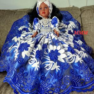 Muñeca 18¨ vestida azul y blanco