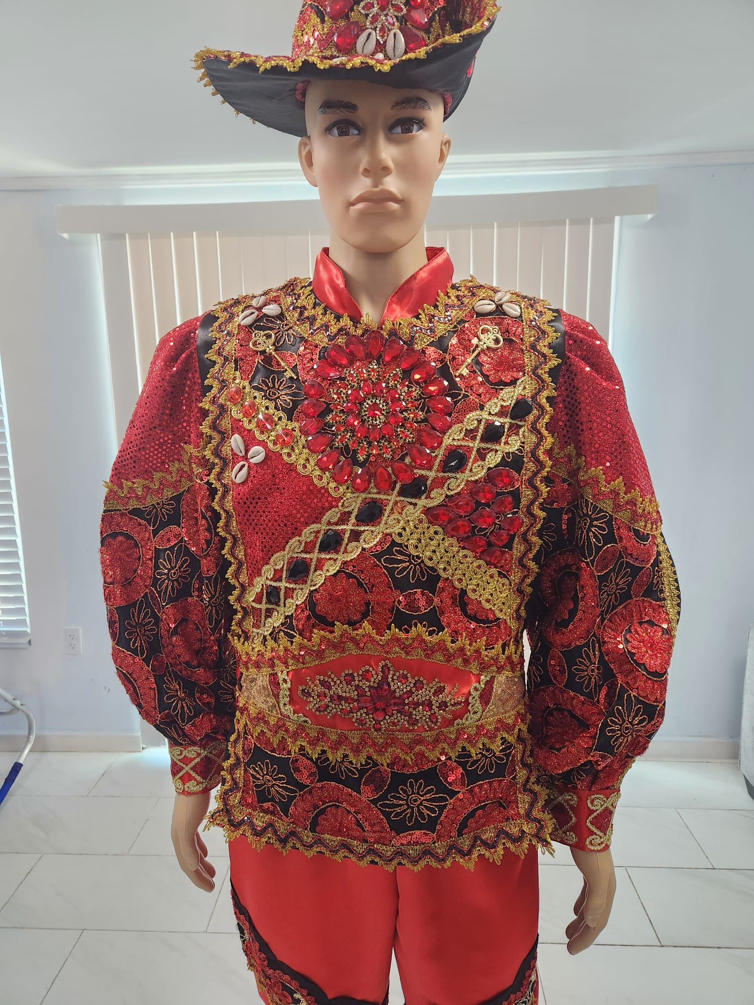 Traje de Santo a medida, Gala + Almuerzo desde $600.00 - Image 14